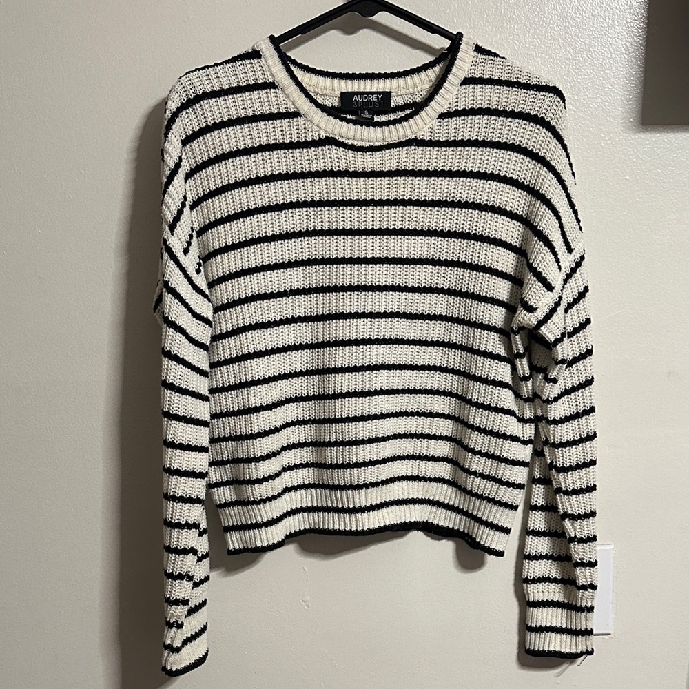 Audrey 3plus1 sweater size small